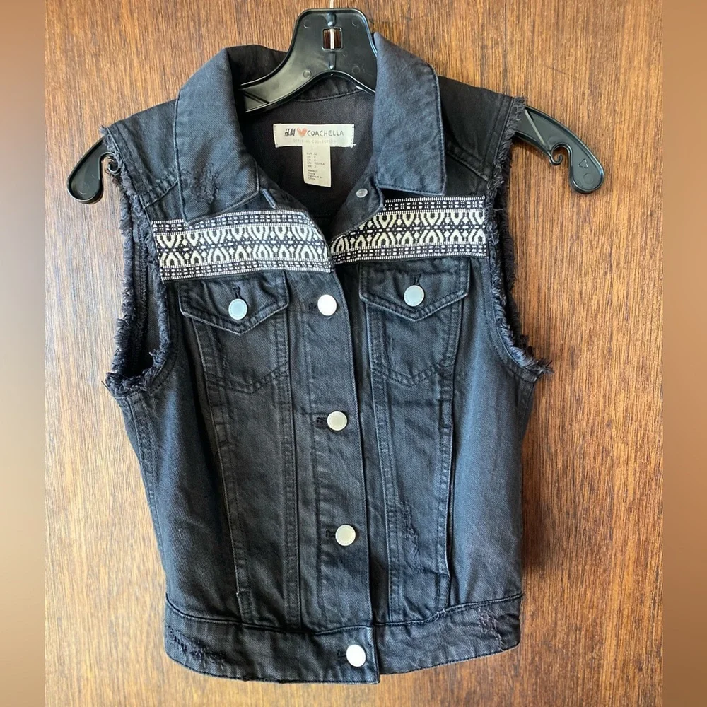 H&M Coachella Official Collection Embroidered Black Denim Vest - Picture 9 of 9